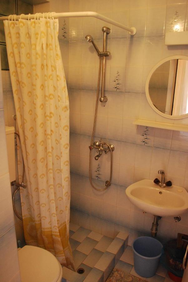 Apartments And Rooms By The Sea Pag - 11487 Pag Town Bagian luar foto
