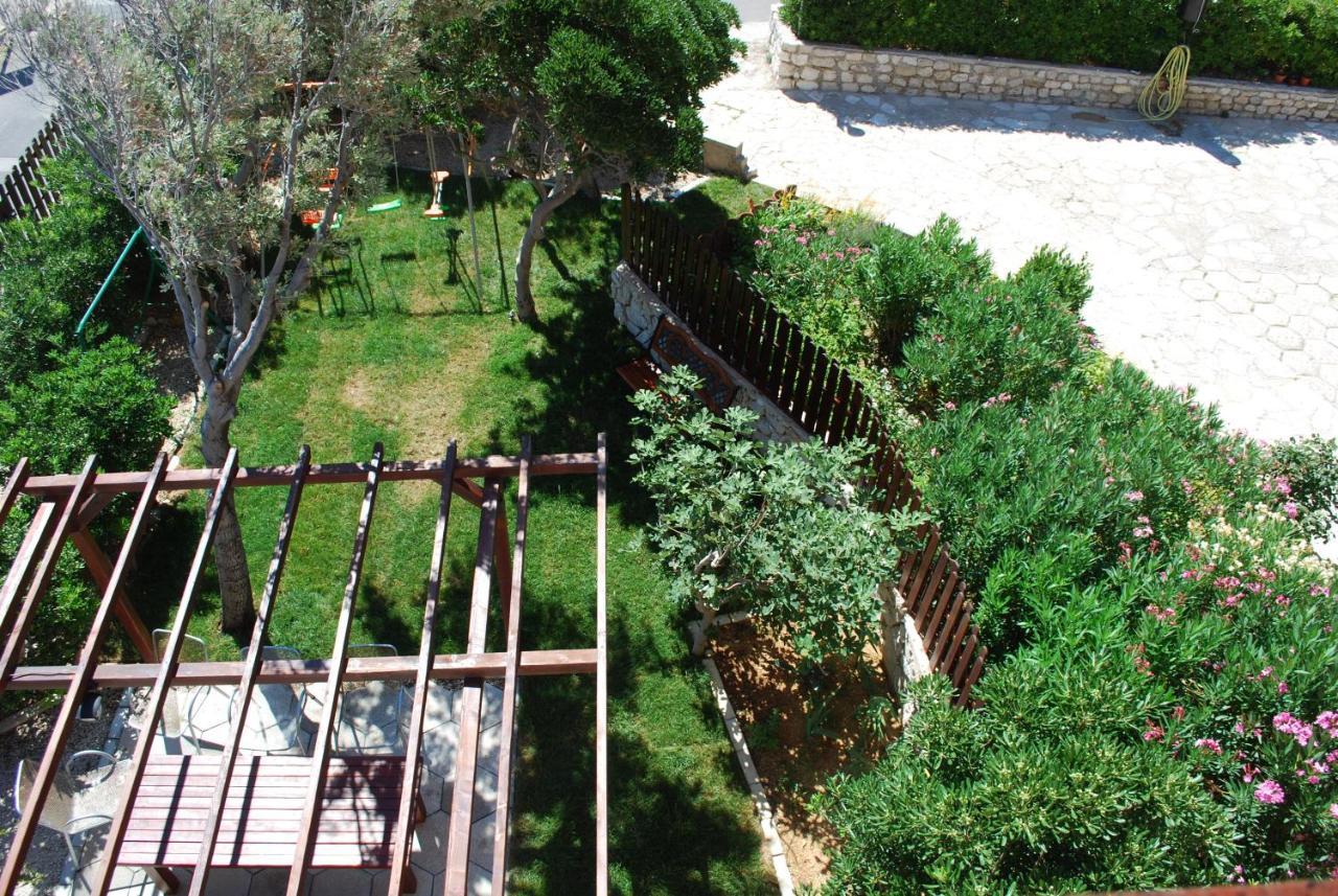Apartments And Rooms By The Sea Pag - 11487 Pag Town Bagian luar foto